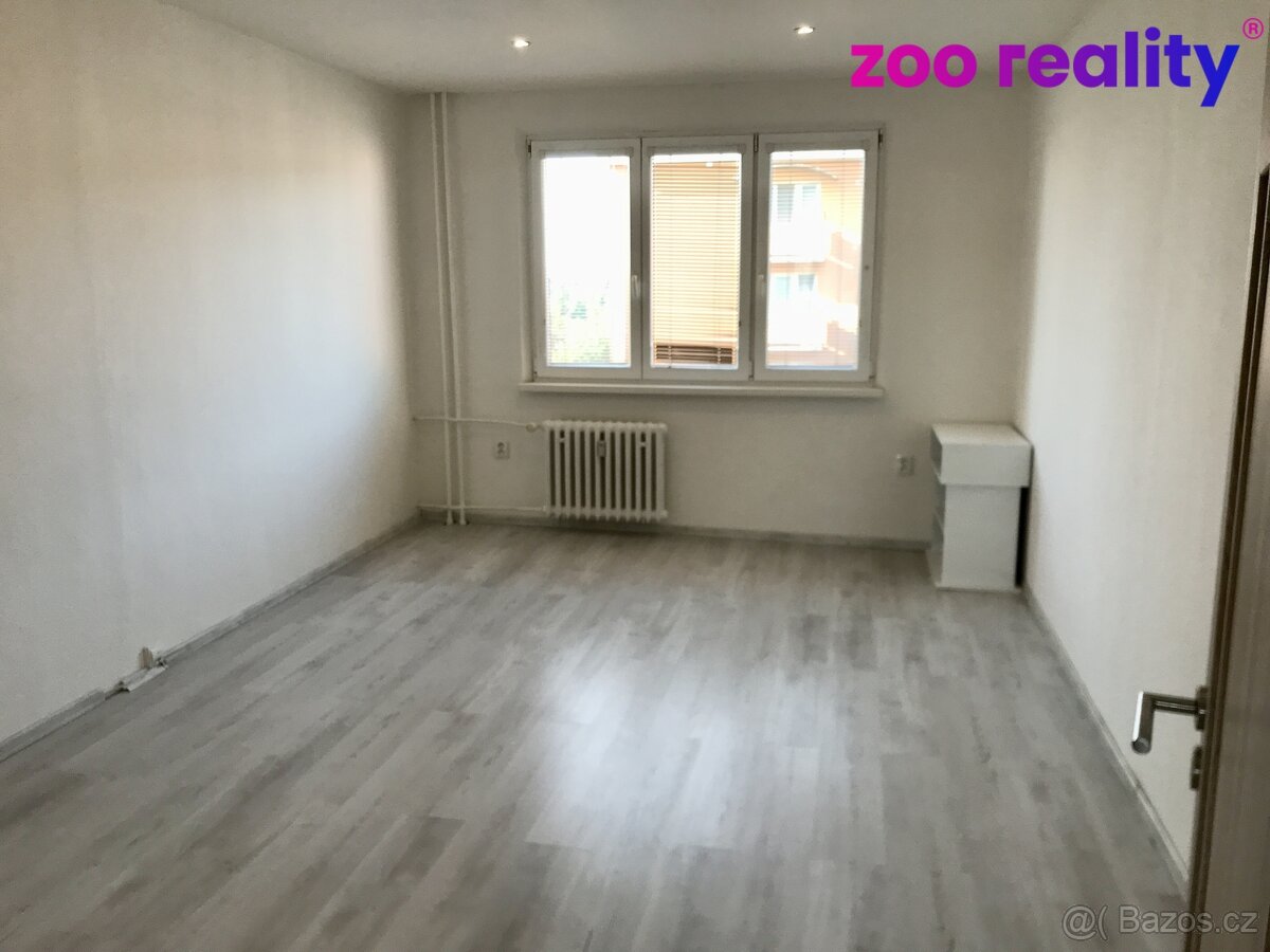 Pronájem 3+1, balkón, POD HVĚZDÁRNOU - 2