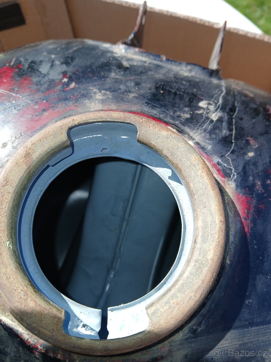 jawa cz. nádrž malá kýv.vylitá. - 2