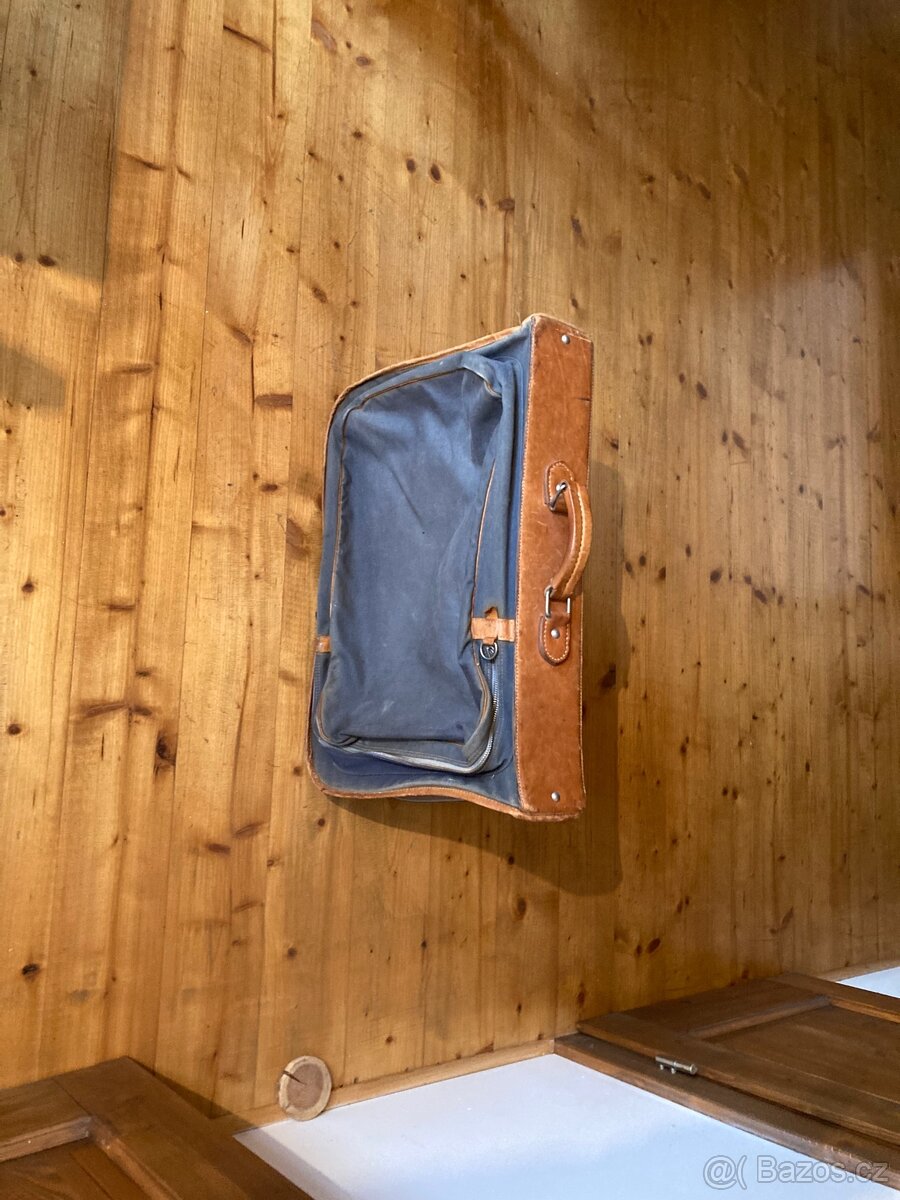 Starý cestovní kufr sedmdesátá léta - 2