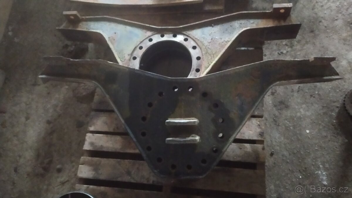 Zadní příčka z Tatra 815 měchy - 2