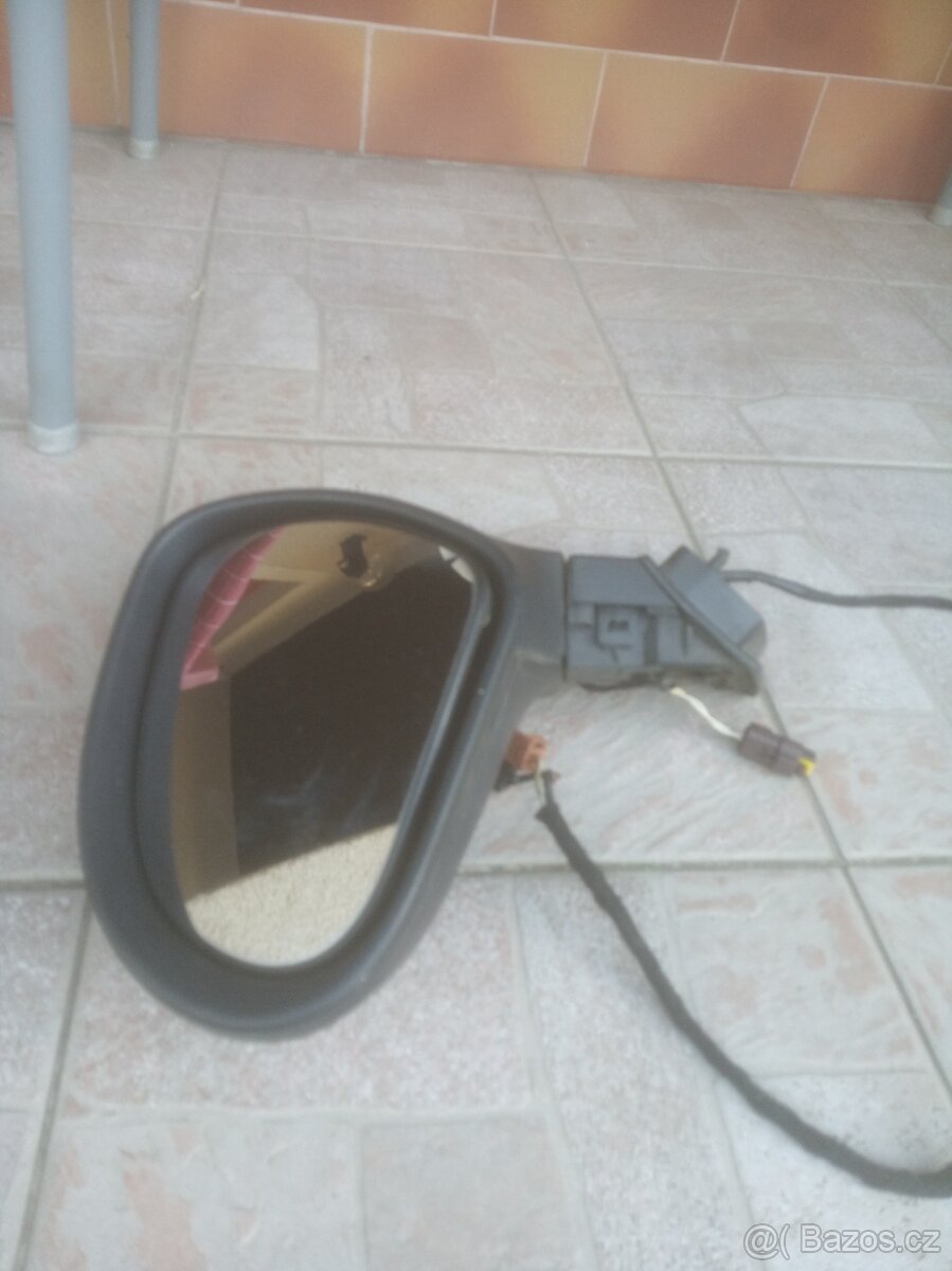 Levé zrcátko Peugeot 207 - 2