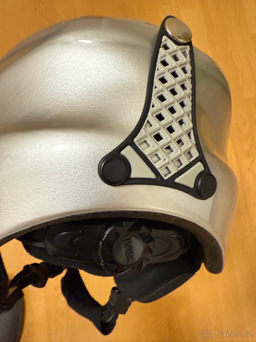 Lyzarska helma Uvex - 2