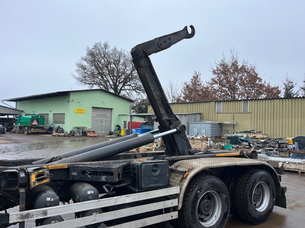 Scania G480 8x4 kontejner - 2