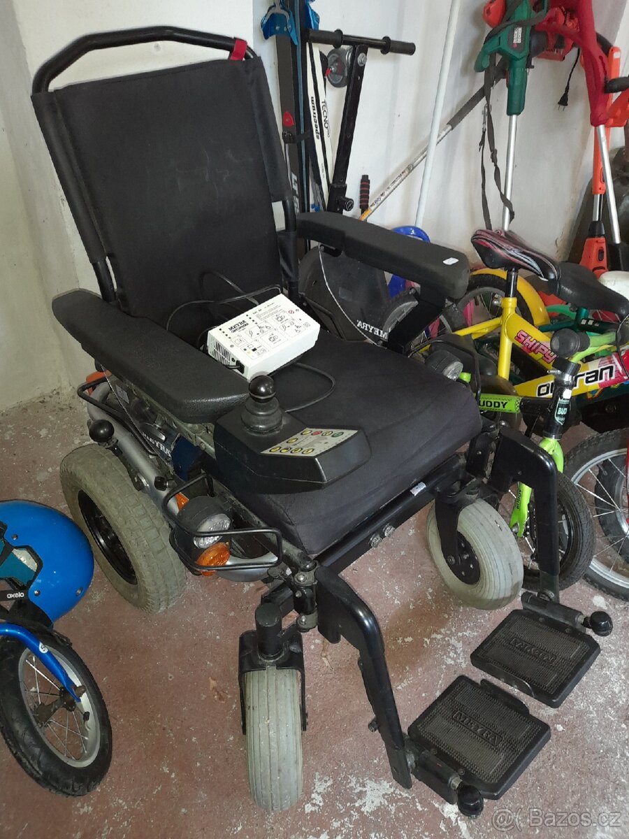 Invalidní elektrický vozík - 2