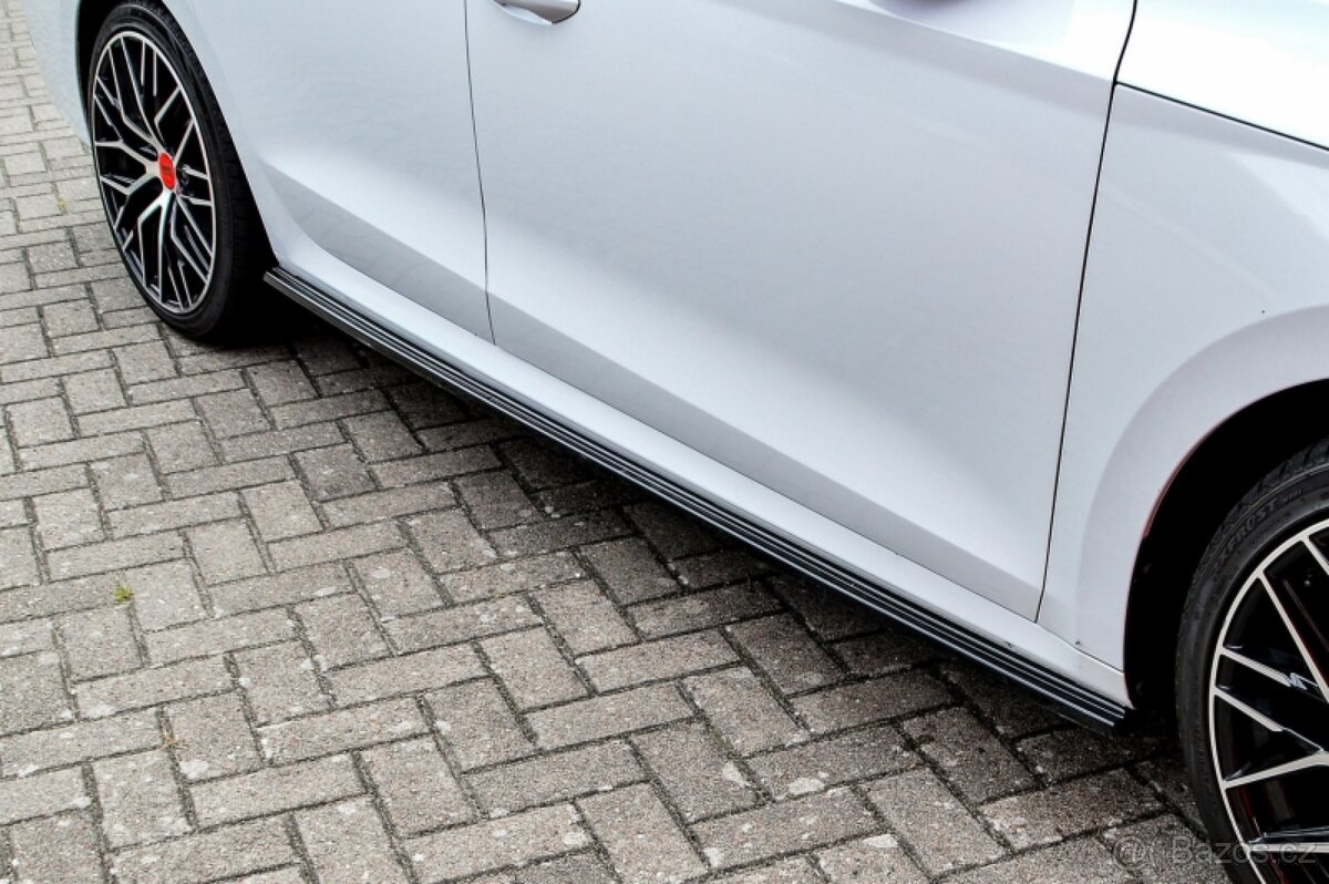 Octavia 4 RS Boční prahové lišty - 2