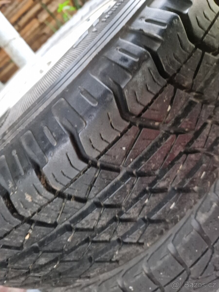 Kolo Land Rover - 2