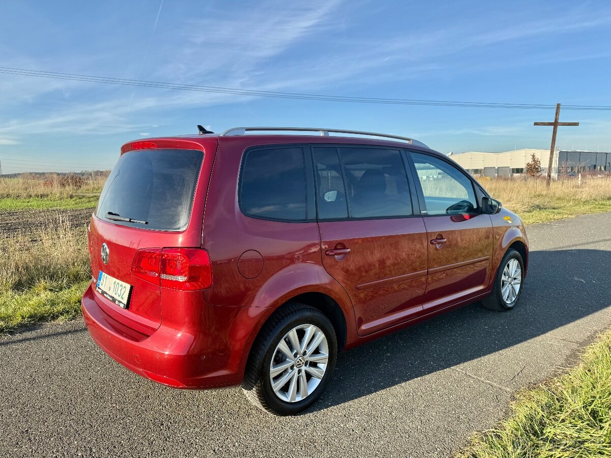 Volkswagen Touran 1.2 TSI - 77kw, 7 míst, tažné, webasto - 2