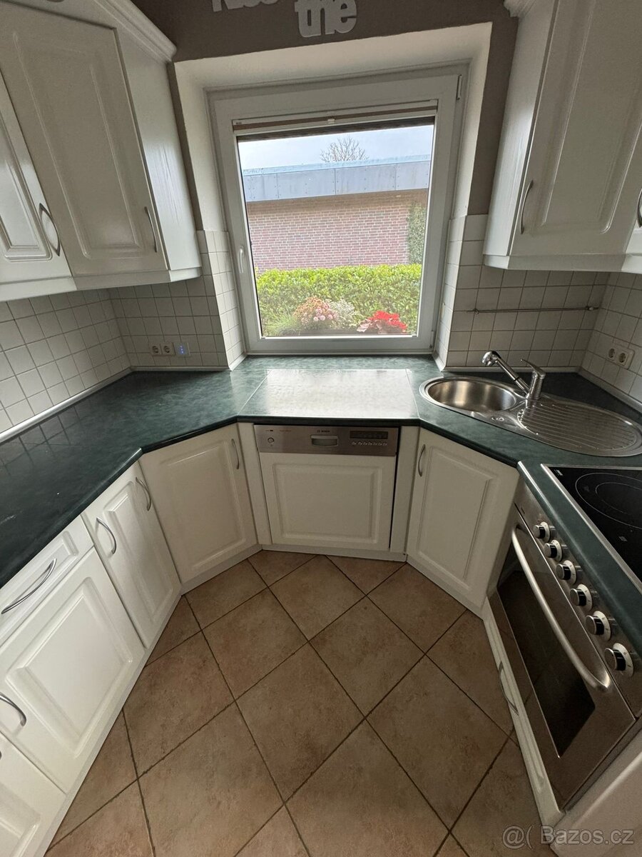 Bílá rustikální kuchyně MIRABEL - 2