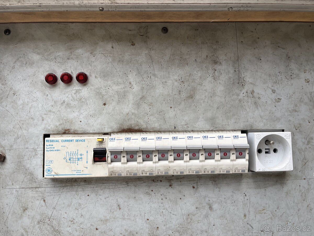 400V 32A rozvaděč v case + 3x prodlužka 20m - 2