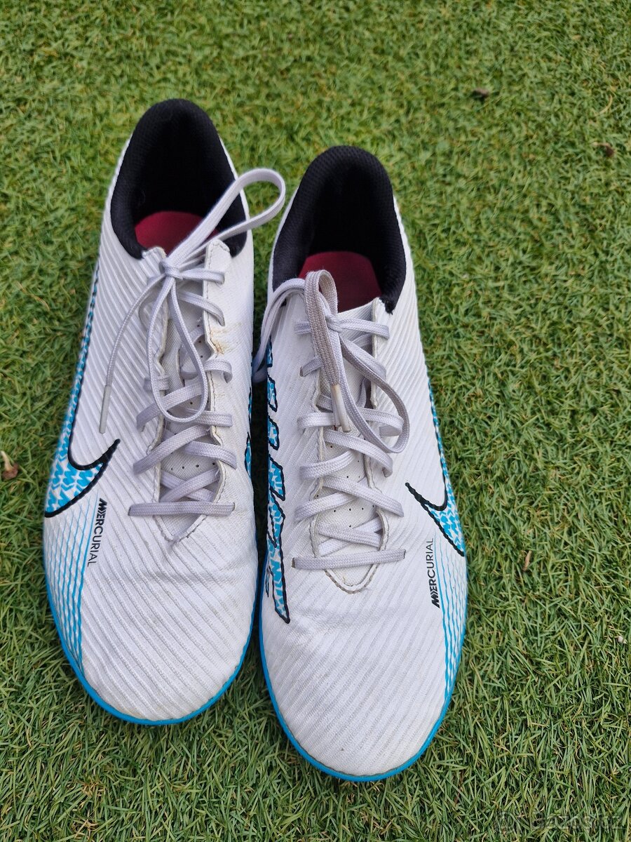 2x Kopačky, sálovky - vel. 42 - 2