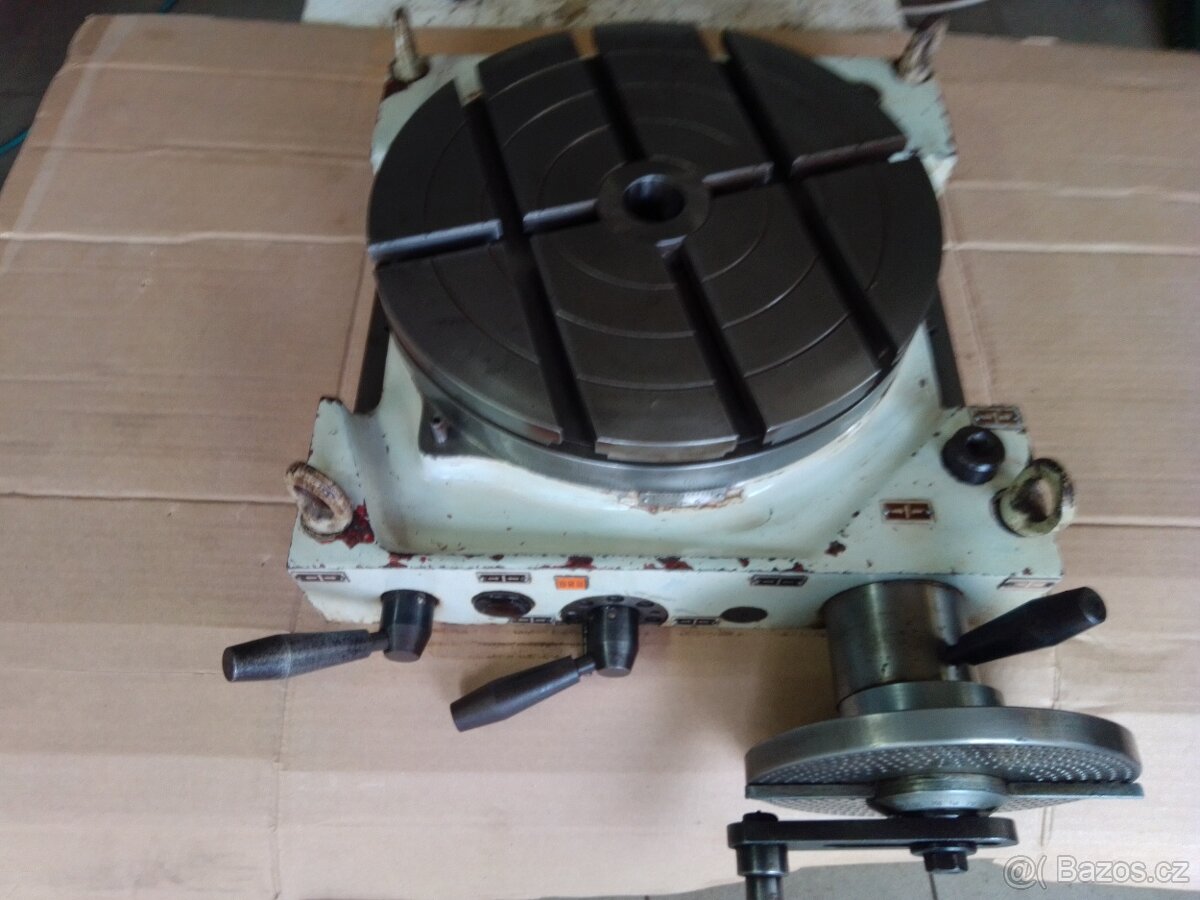 Otočný stůl Tos - 2