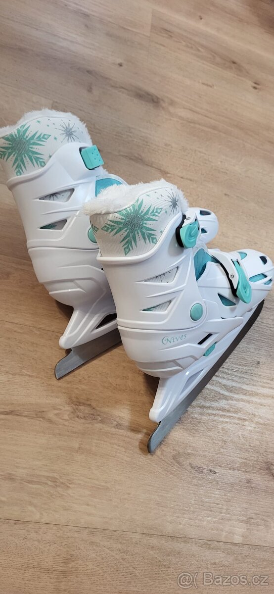 Dívčí lední brusle v. 35-38 - 2