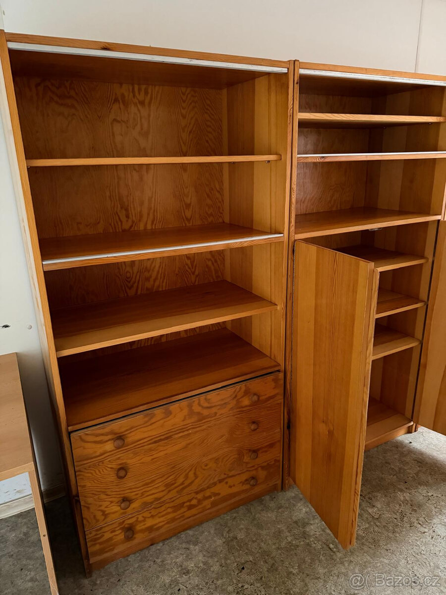 Skříně z dřevěného masivu - 2