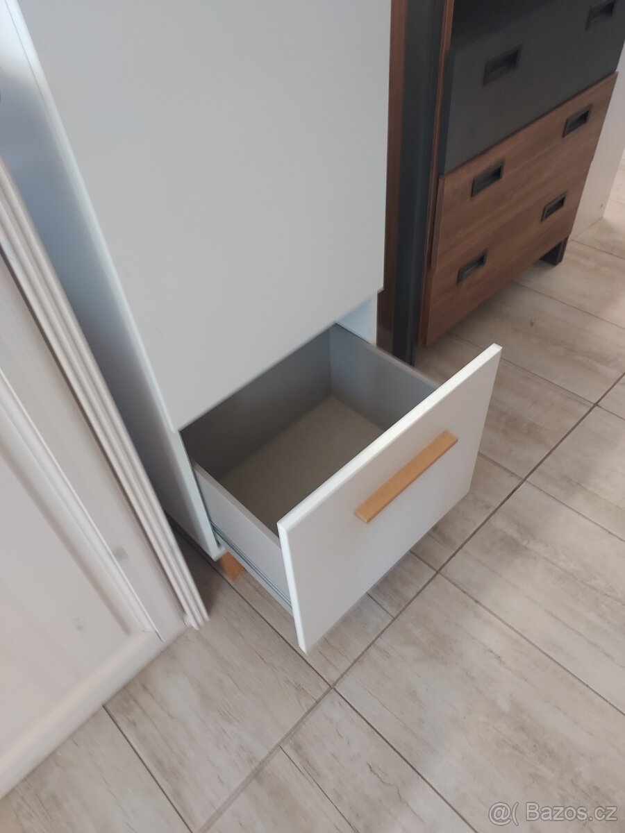 Komoda ze šuplikem - 2