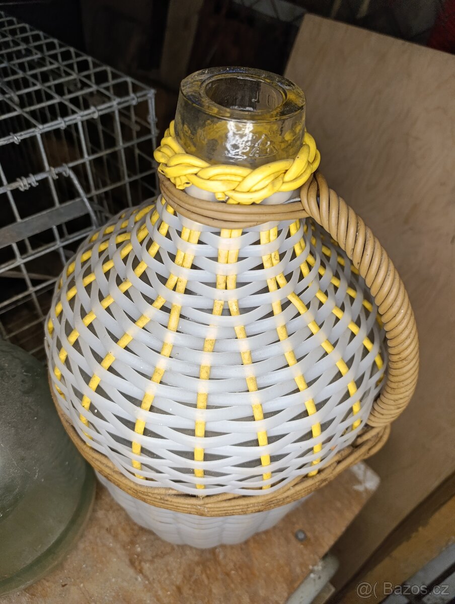 opletený demižon - 2