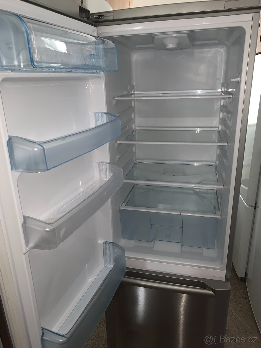 Lednice BEKO CSA29023X - 2