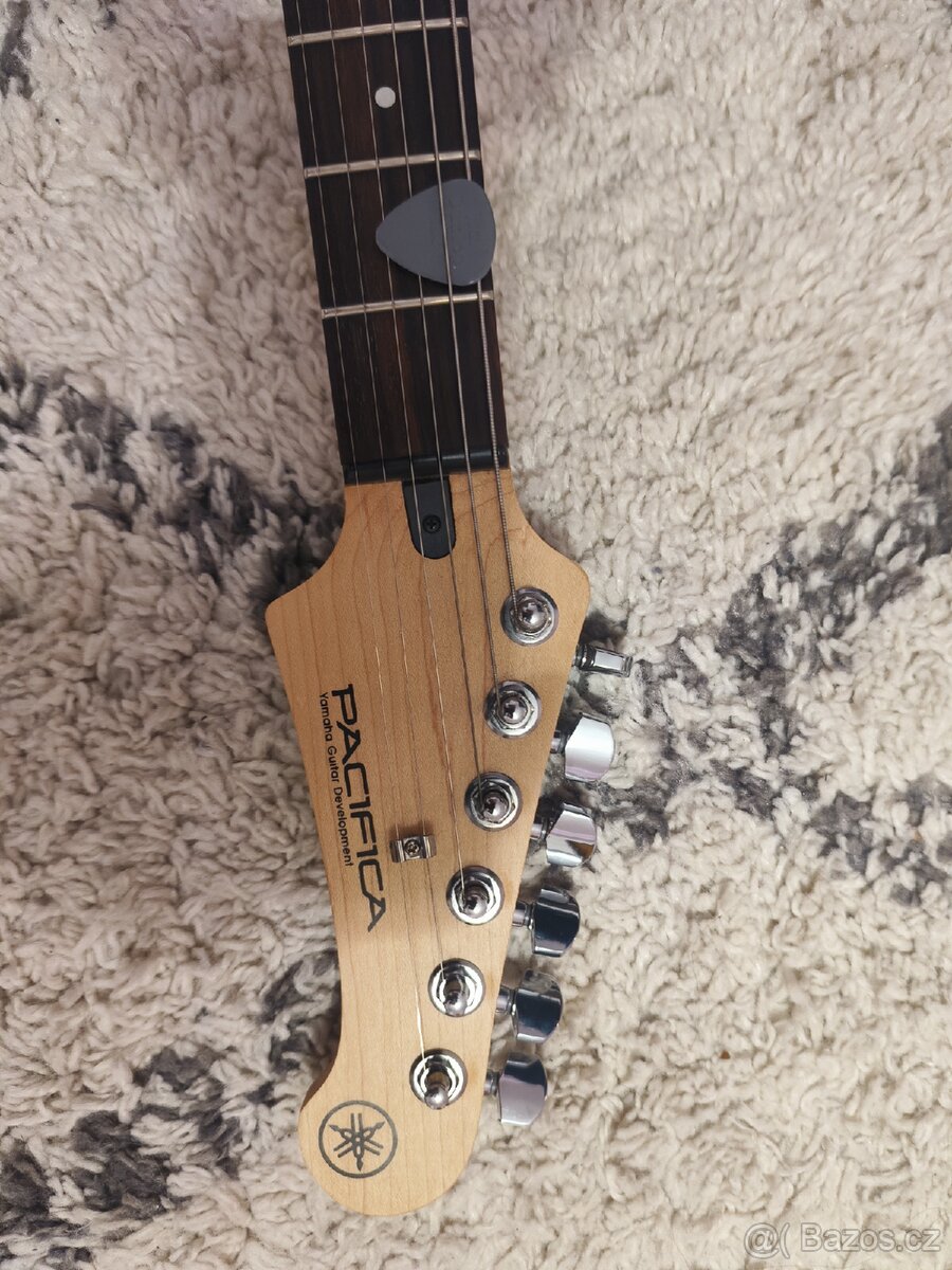 Yamaha Pacifica 112 el. kytara - 2
