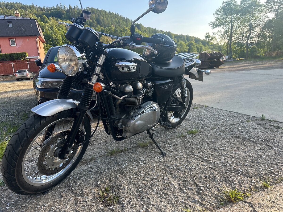Triumph 900 - 2