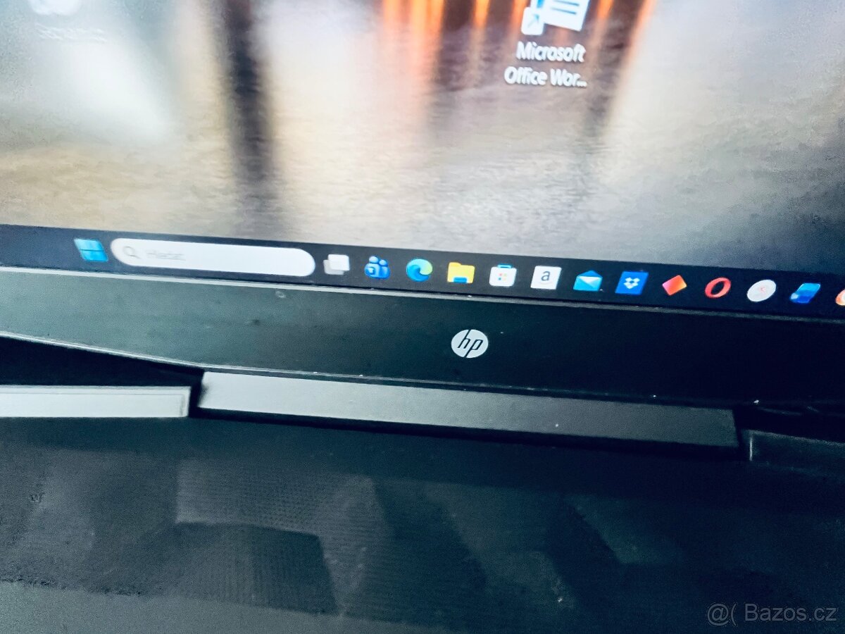 HP Pavilion Gaming laptop 17 - 2