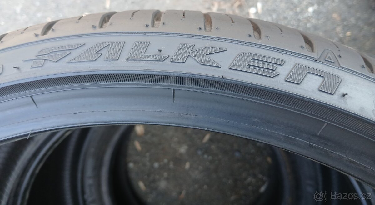letní pneu 235/30 r20 - 2