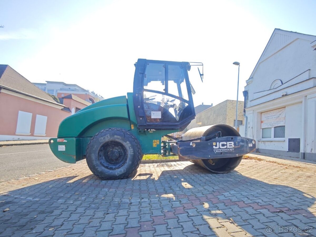 Tahačový válec - Válcový stroj JCB VM75 Vibromax - 2
