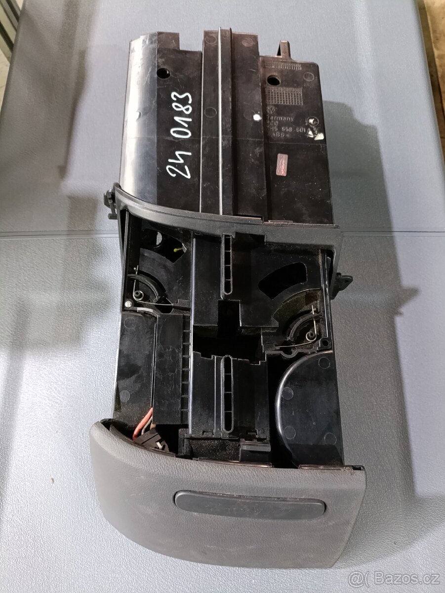 VW T5 držák nápojů - 2