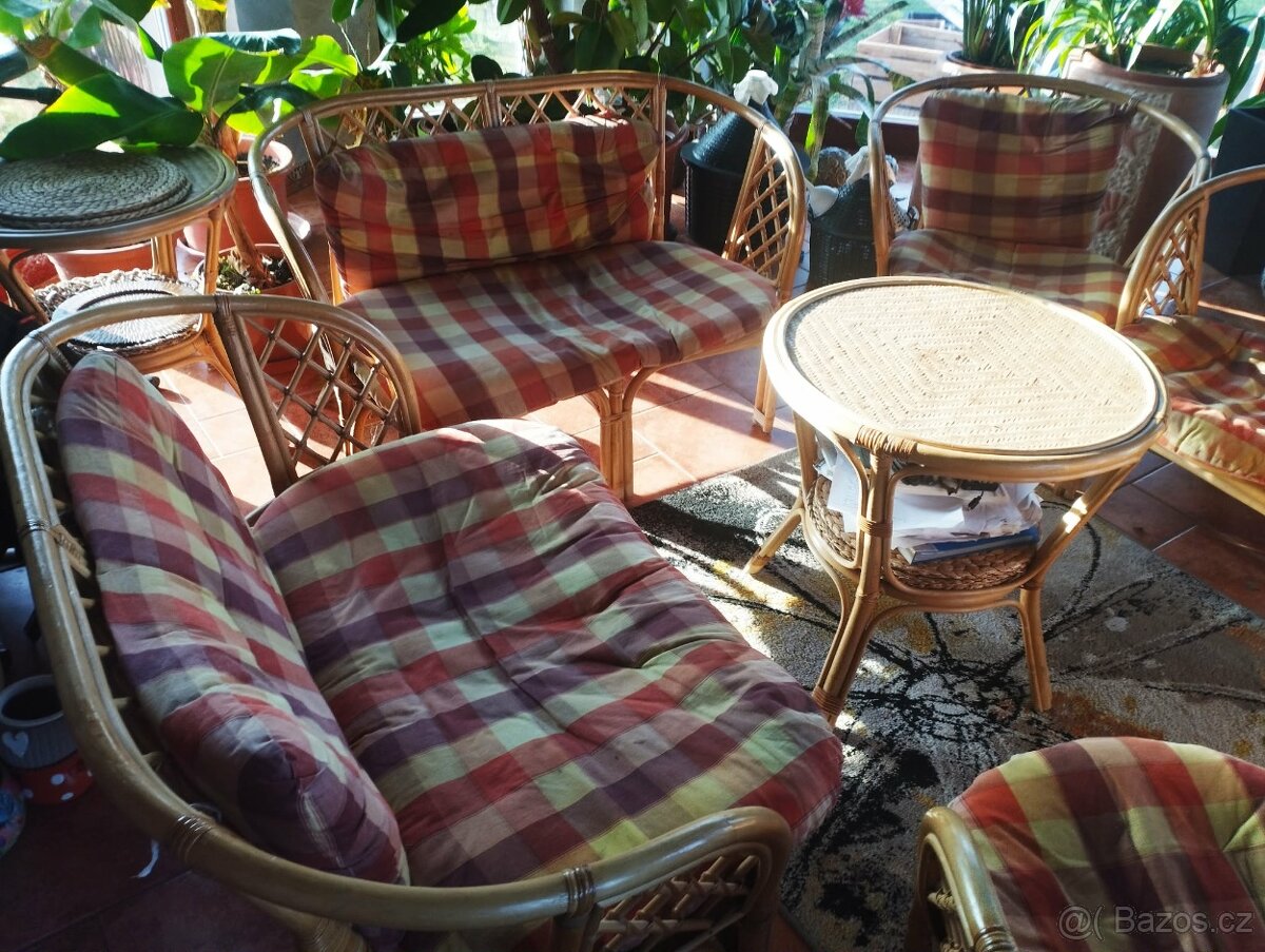 Ratanový s podsedáky - 2