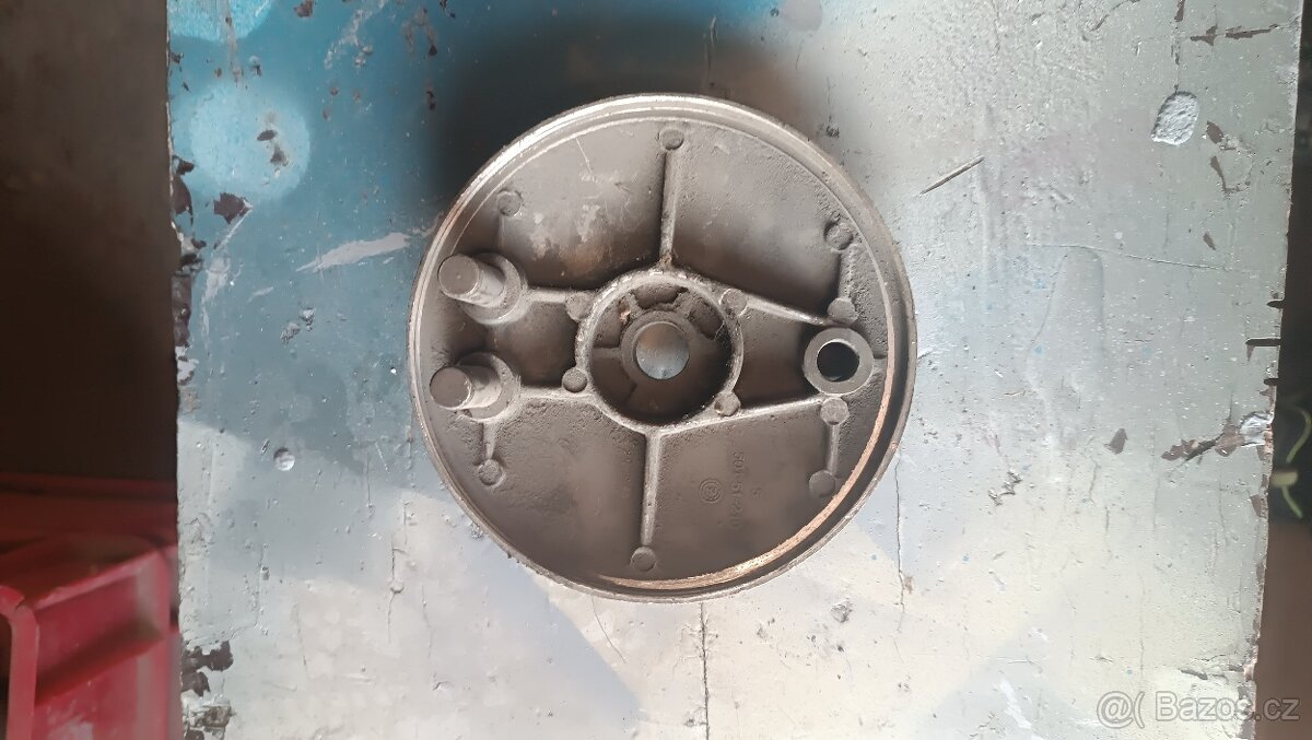 Skútr Čezeta 502-5, brzdový štit - 2