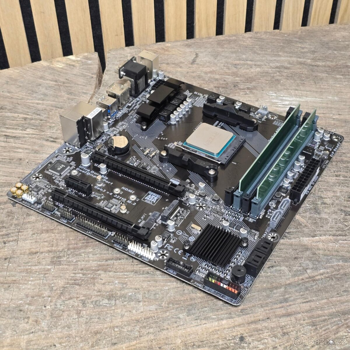 SET - GIGABYTE GA-AB350M-DASH + R3 2200G + 8GB RAM - 2