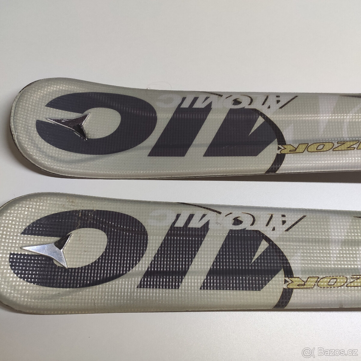 ATOMIC 168 cm carvingové lyže velmi dobrý stav - 2