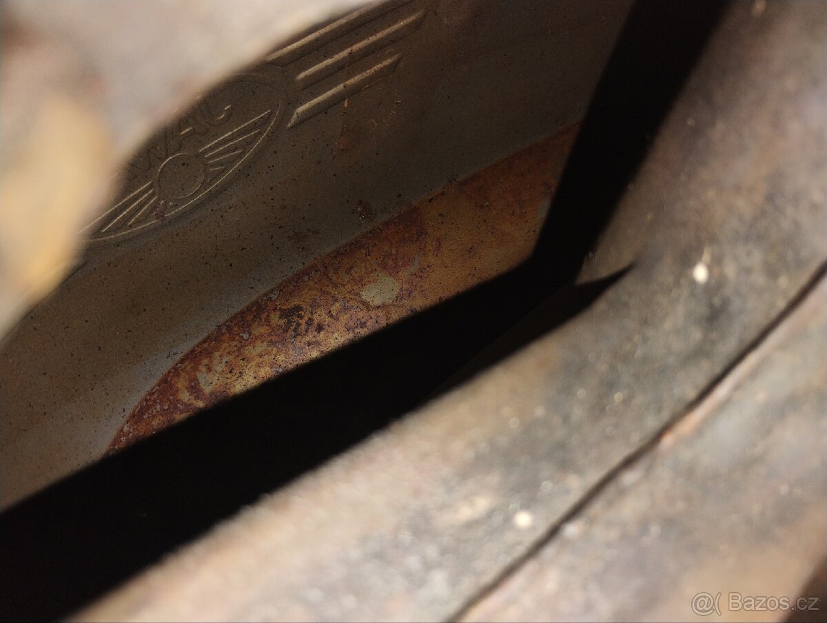 Nádrž Jawa Pérák - 2