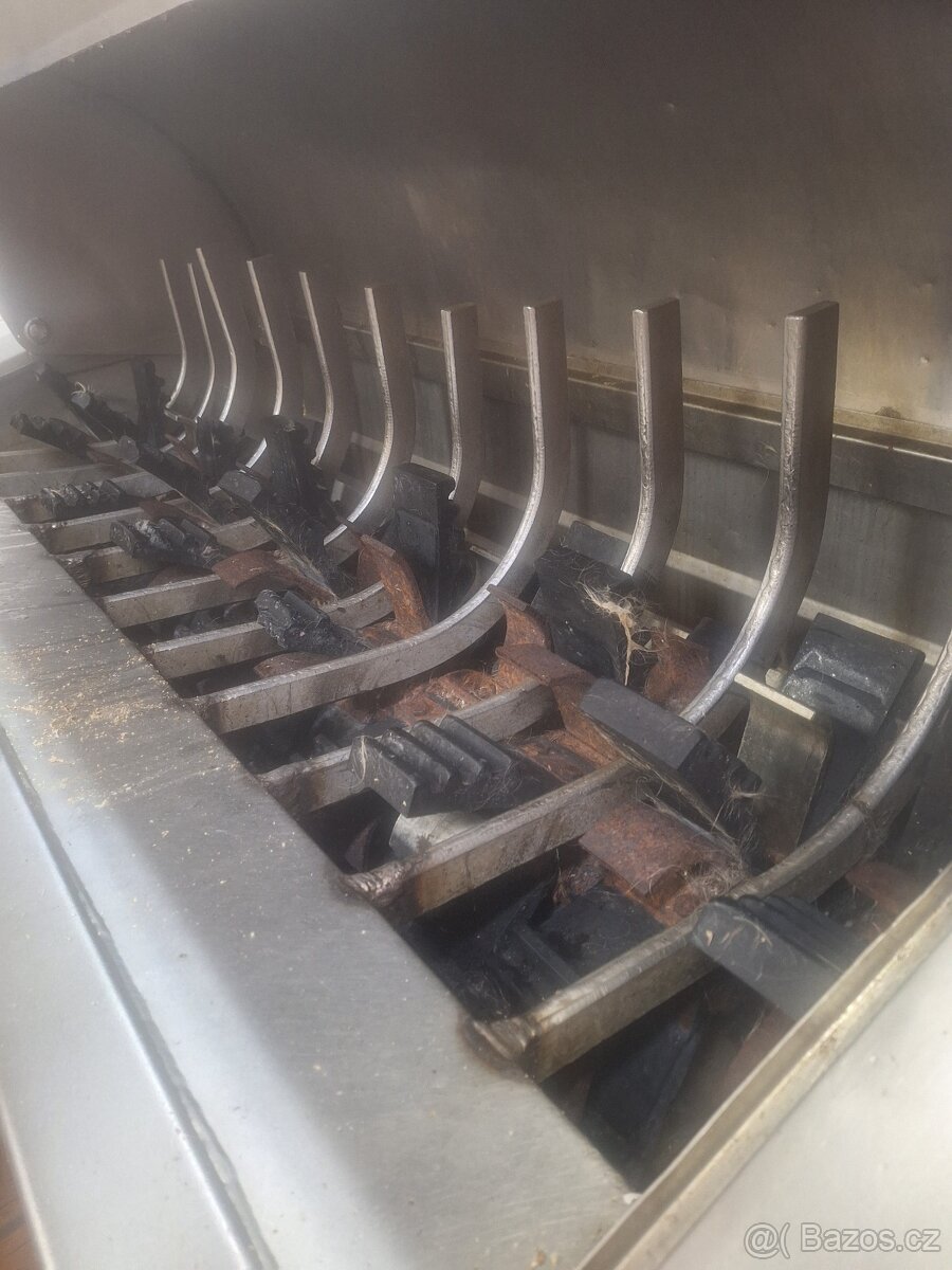 Odštětinovací stroj na prasata - 2