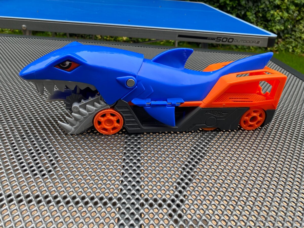 Hot wheels Shark Transporter - 2
