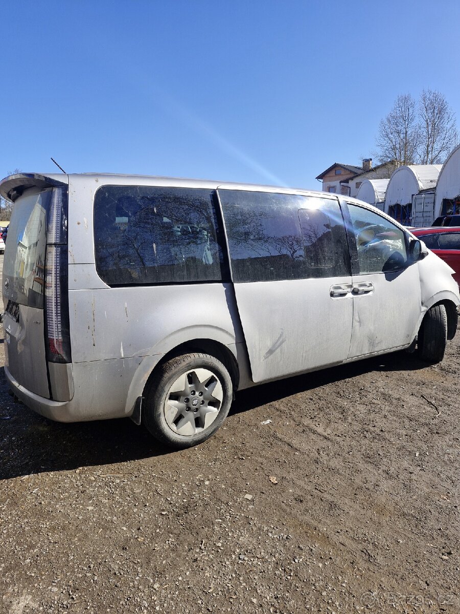 Hyundai Staria - 2