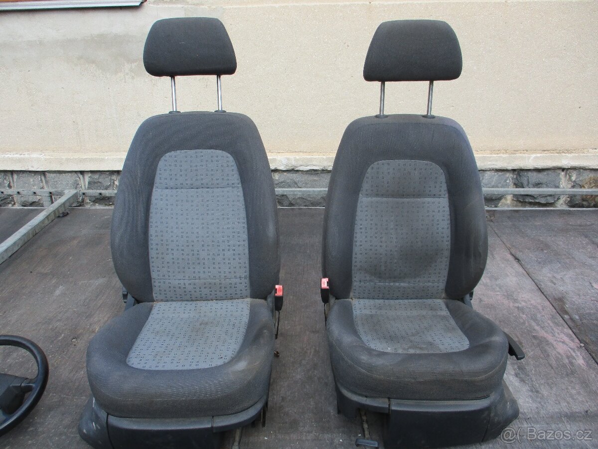 Sedačky Fabia 1 volant koženy - 2