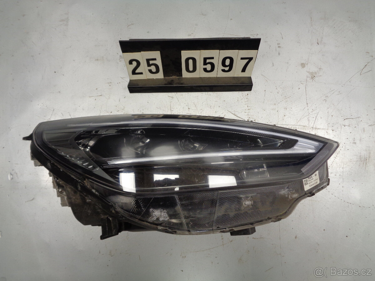 pravé přední LED světlo Hyundai i30 - 2