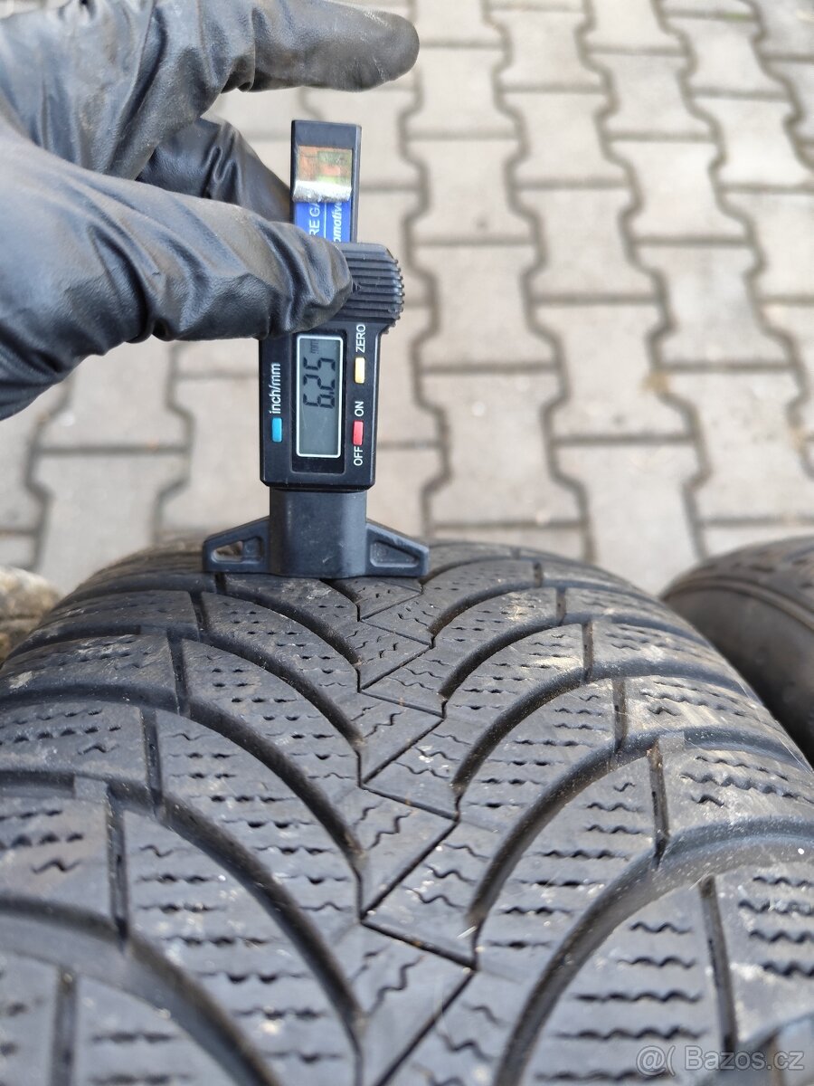 Zimní 205/55/16, disky 5 x 114,3 Toyota - 2