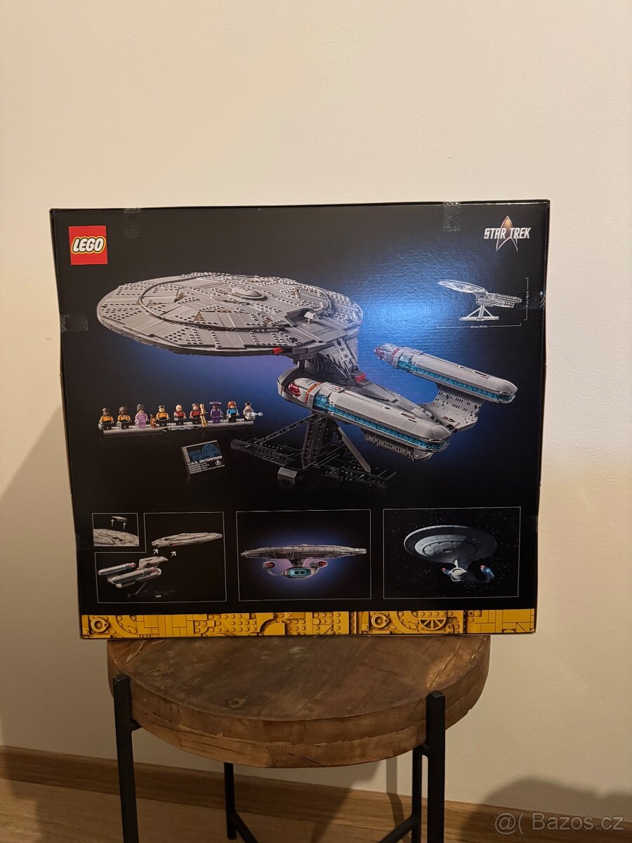 Prodám LEGO 10356 – Star Trek U.S.S. Enterprise-D - 2