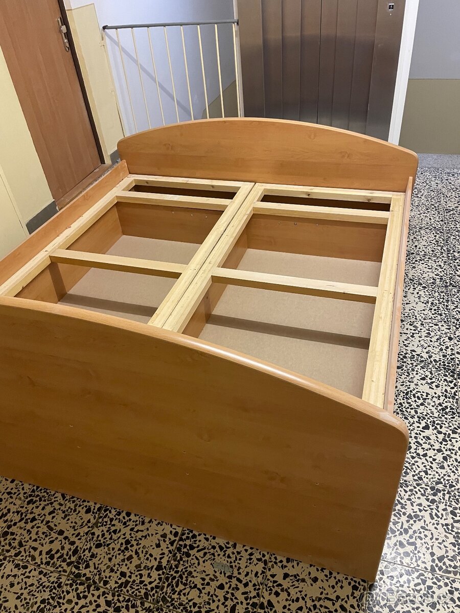 Manželská postel - 2