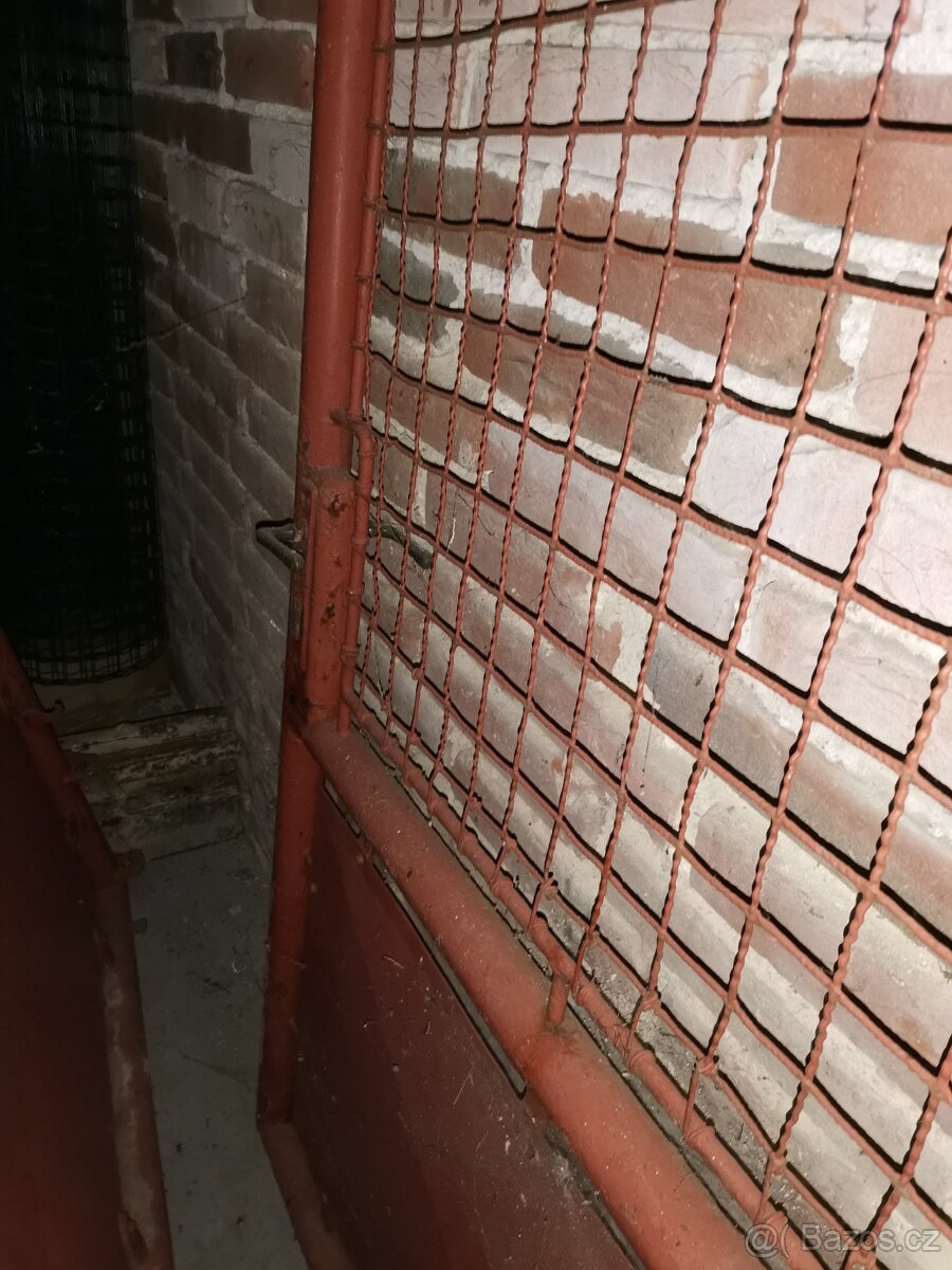 Brána dvoukřídlá a branka - 2