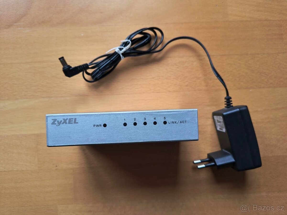 Switch Zyxel GS-105B - 2