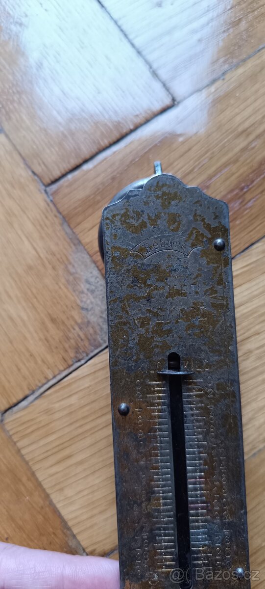 Prodám starou závěsnou pružinovou váhu s hákem, zn. Rebure - 2