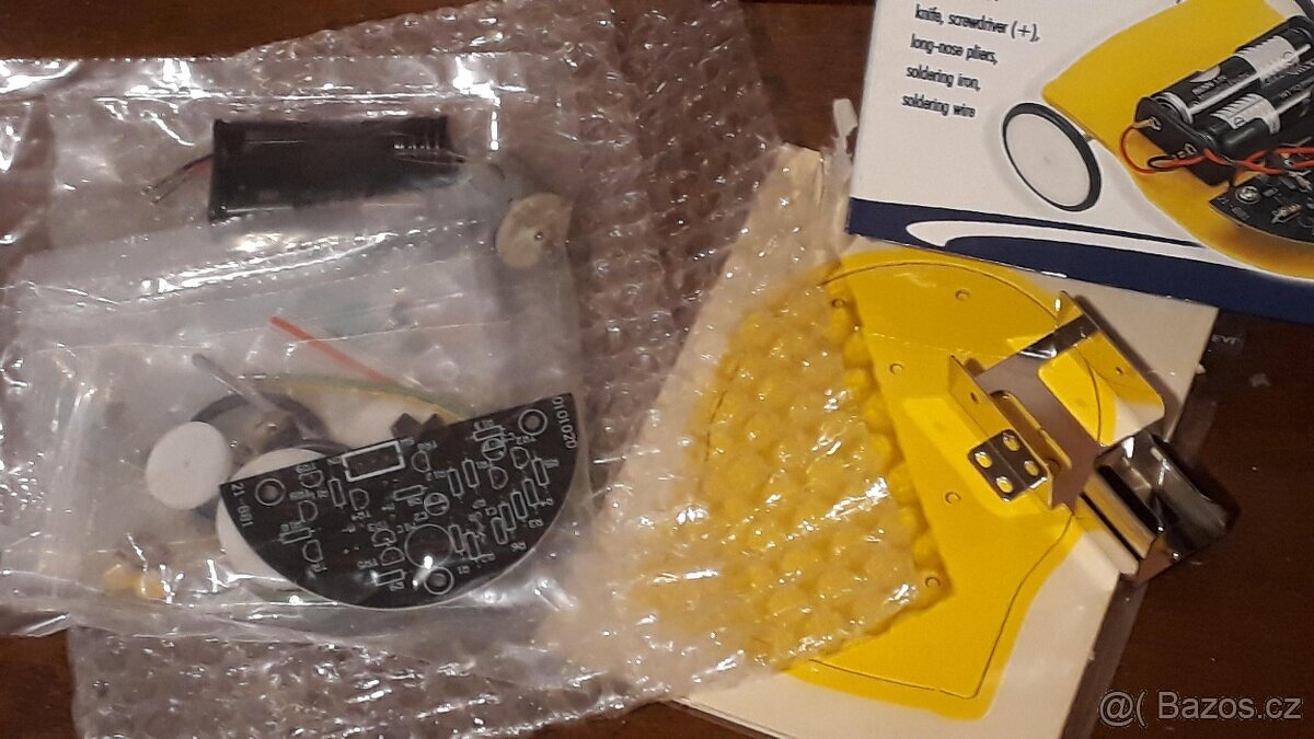 STAVEBNICE ROBOTICKÉHO AUTÍČKA VELLEMAN - 2