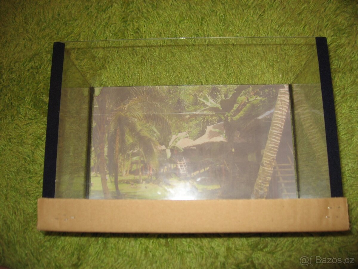 Prodám 2 akvária - 2