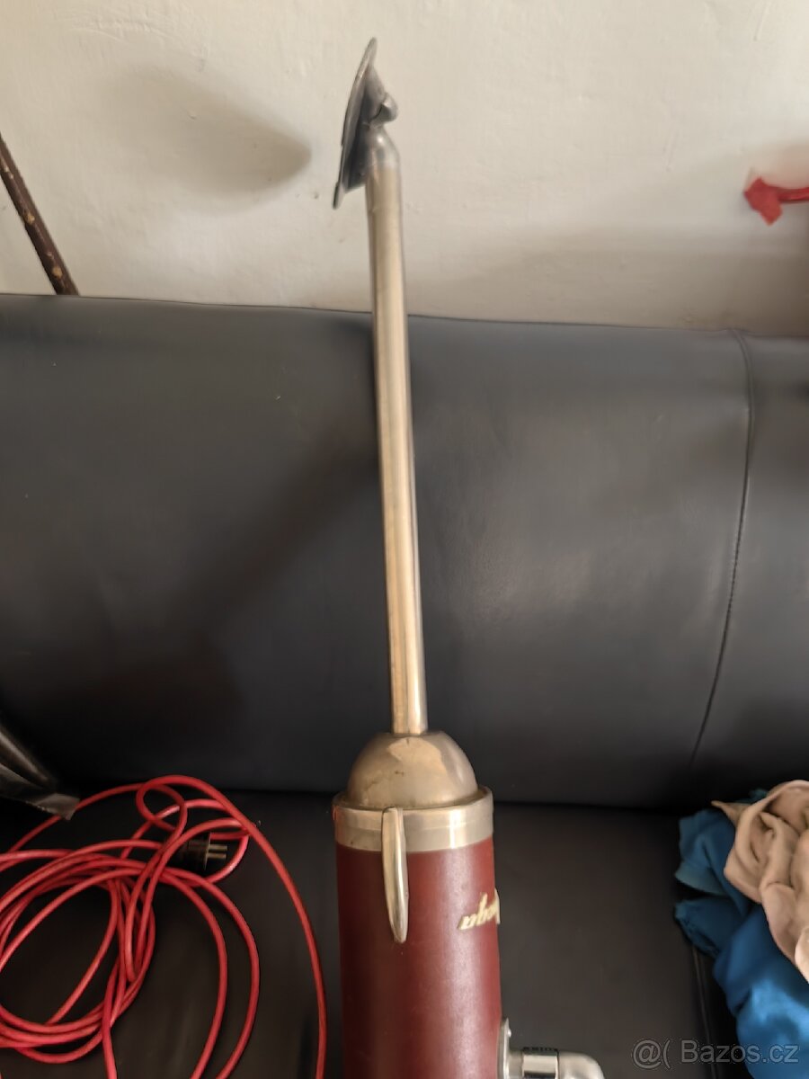 Stary vysavac OMEGA - 2