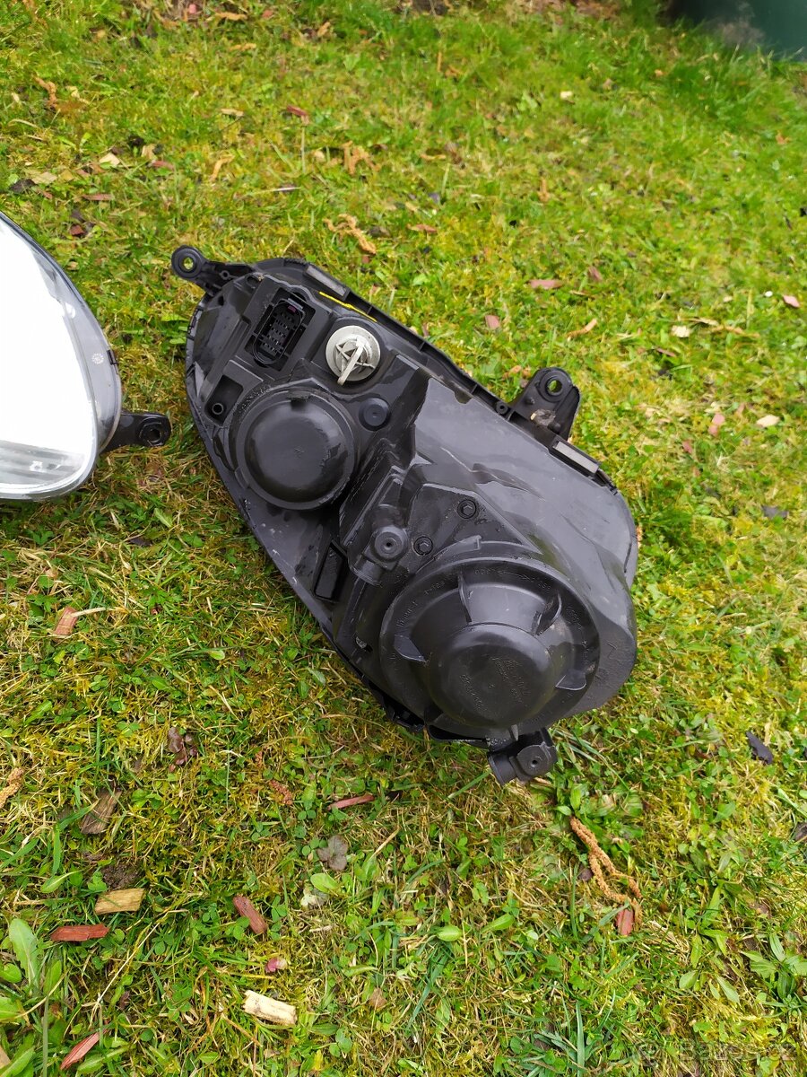 Přední světla Golf 5 - 2