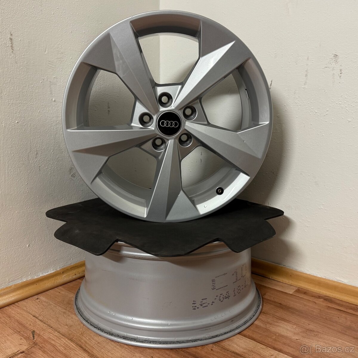 AUDI A3/VW GOLF/ŠKODA OCTAVIA 5x112 R18 ET46 8Jx18 66,6mm - 2