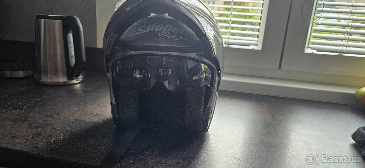 Prodám vyklápěcí helmu safebet - 2