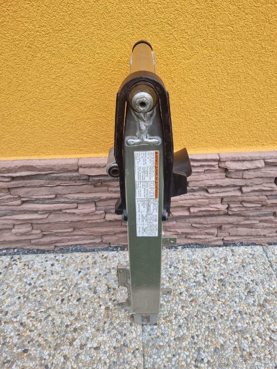 (ZAMLUVENO) Kyvka na Suzuki DR 650 - 2