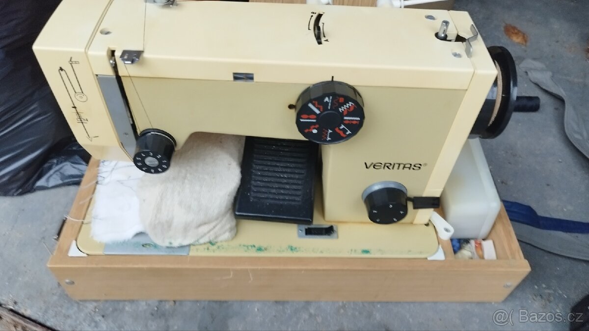 Prodej kufříkový šicích strojů - 2